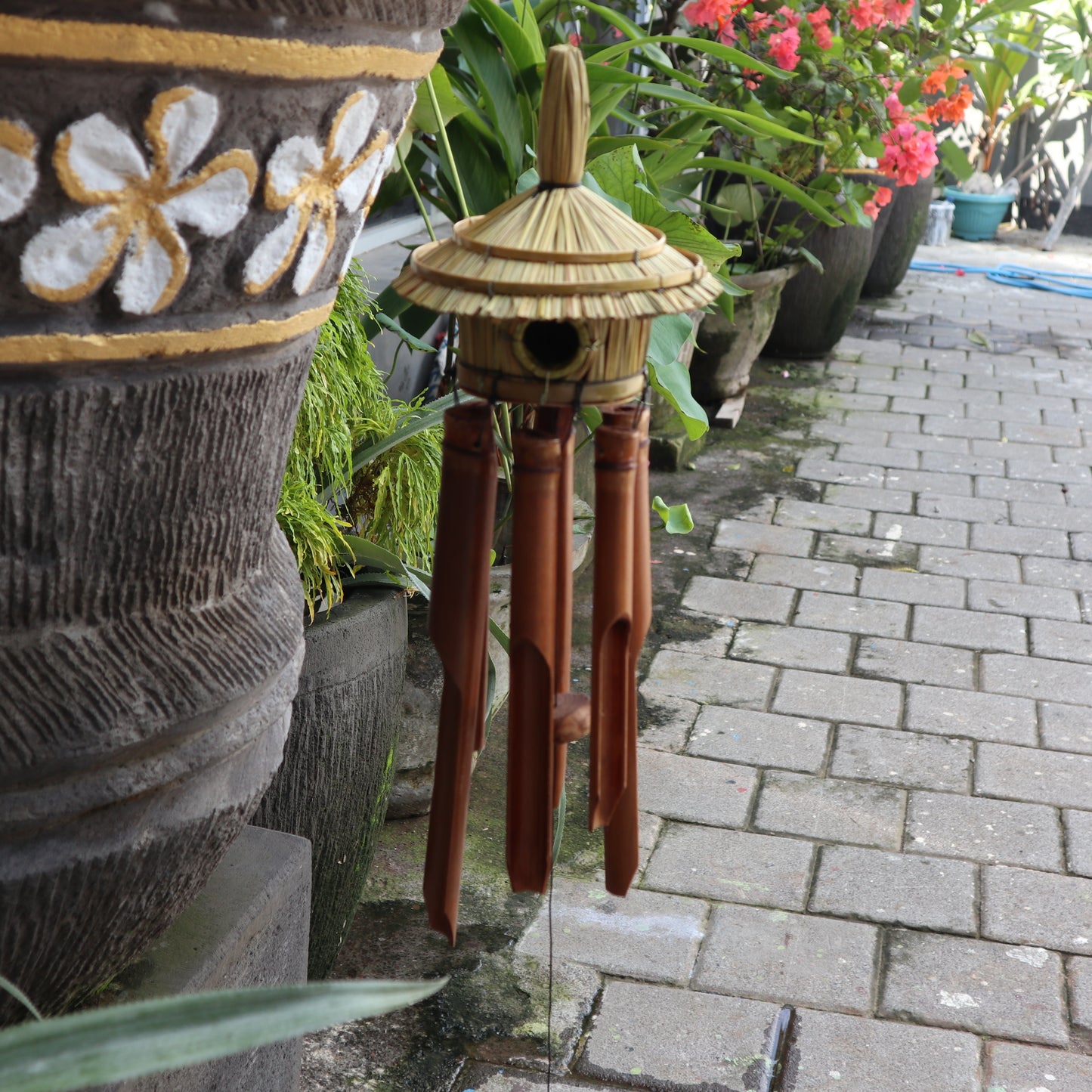 Round Seagrass Bird Box with Chimes